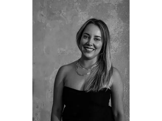 LILIAN - THERAPIST preview